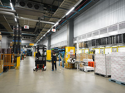 鳥栖センターの荷捌き場（2020）