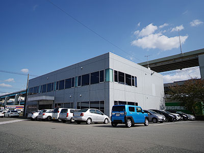 Umios ロジ株式会社九州支社の1階に管理部の事務所があります（2020）